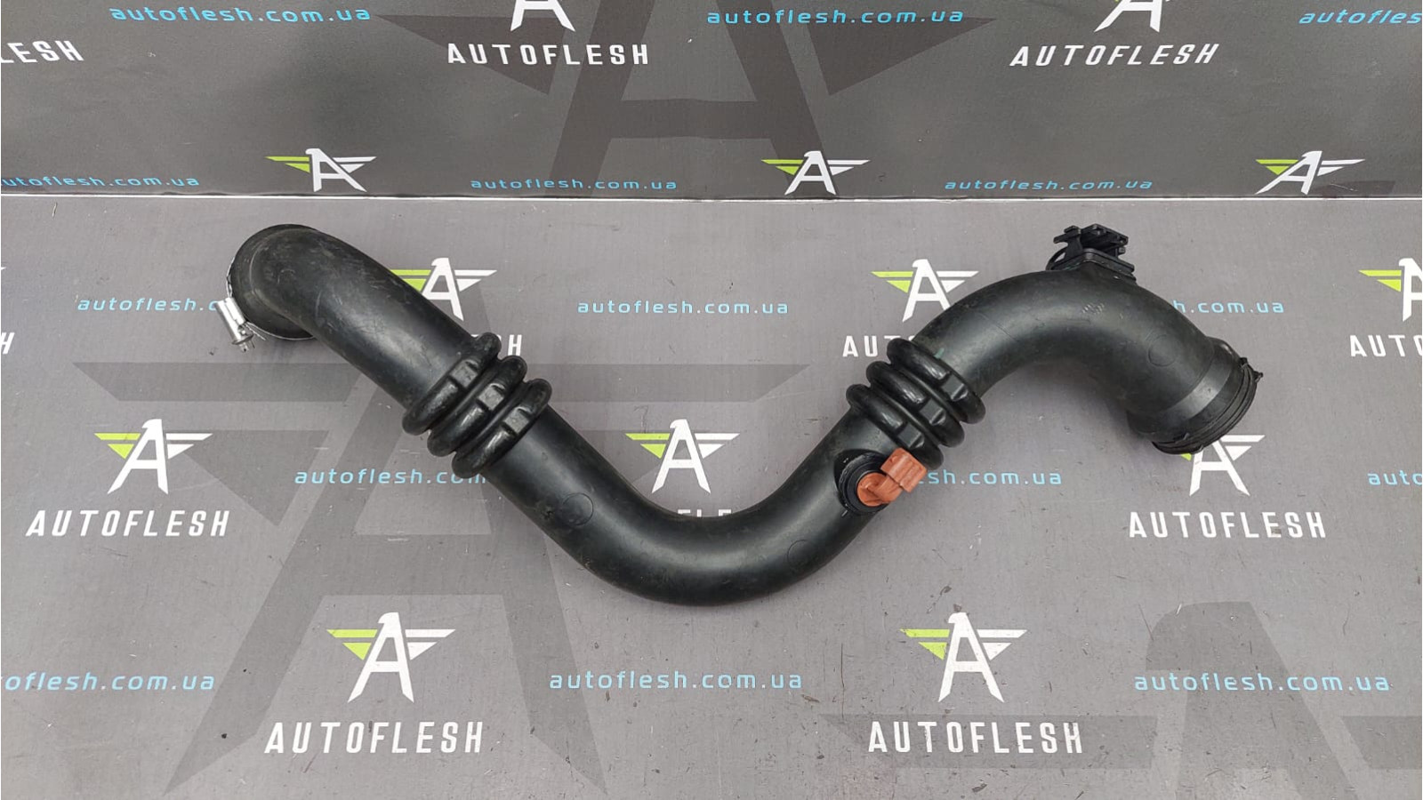 Патрубок интеркулера/ патрубок воздушный 8200295043 Renault Espace 4 Laguna 2 Vel Satis бу
